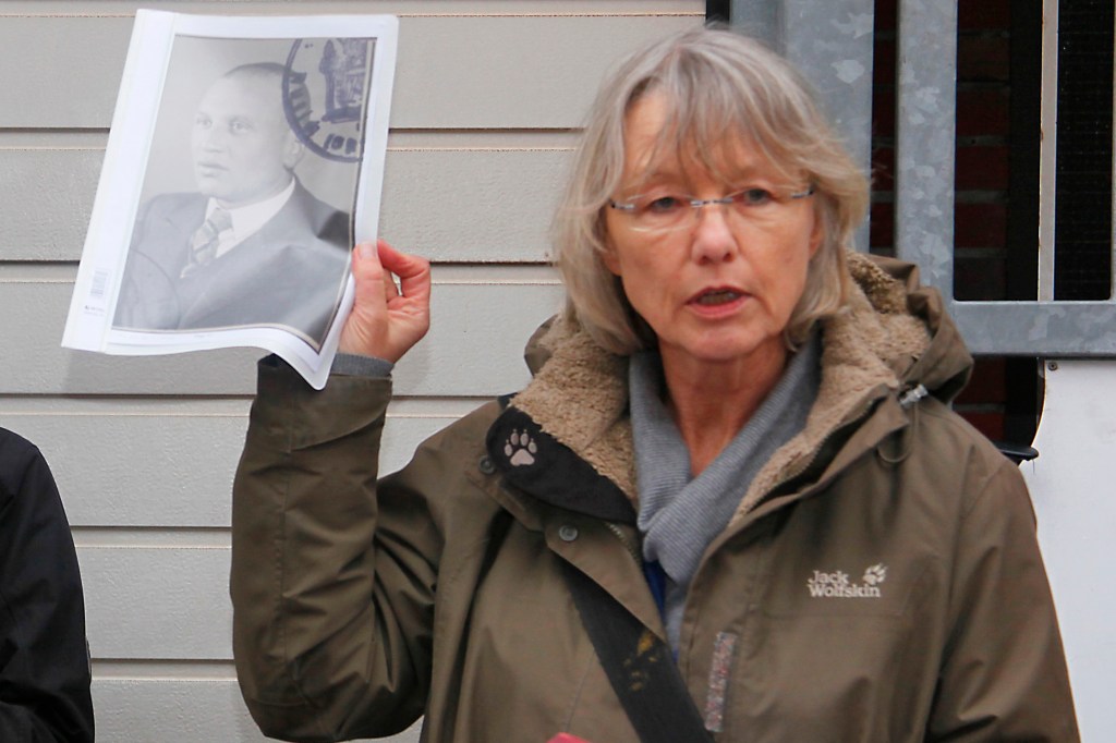 Astrid mit Foto Fritz Seckels 6348